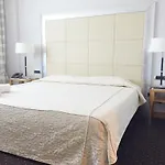 Papillo & 4* Rome