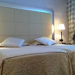 Papillo & 4* Rome