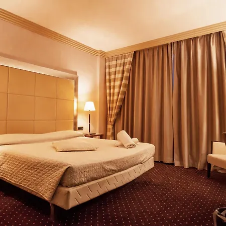 Papillo & 4* Rome