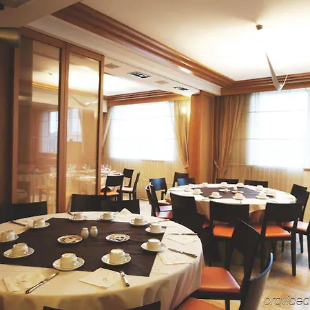 Papillo & 4* Rome