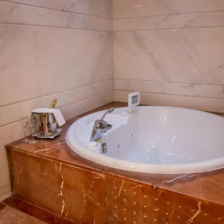 Papillo & Hotel 4*