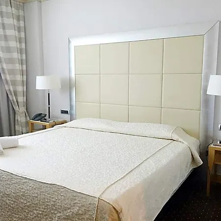 Hotel Papillo & 4*