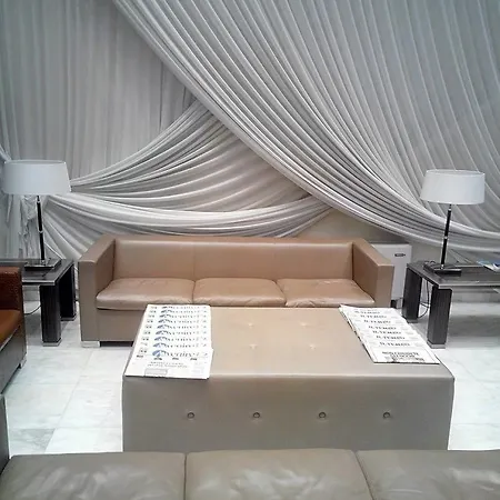 Papillo & 4* Rome